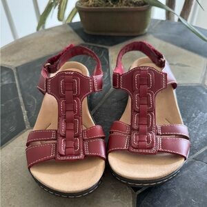 Clarks Women's Laurieann Kay Flat Sandal